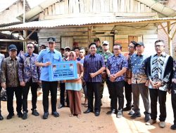 Bupati Egi Salurkan Bantuan RTLH Kepada Warga Sidodadi Asri Jati Agung