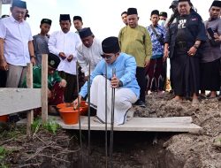 Bupati Lamsel Egi Tegaskan Dukungan Penuh untuk Pesantren, Bantu Rp20 Juta dan Letakkan Batu Pertama Gedung Thoriqoh di Palas