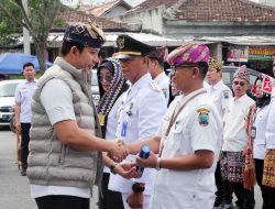 Bukan di Ruang AC, Pejabat Lamsel Dilantik di Pasar agar Tak Lupa Realita Rakyat